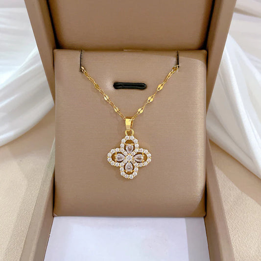 Collier trèfle chance
